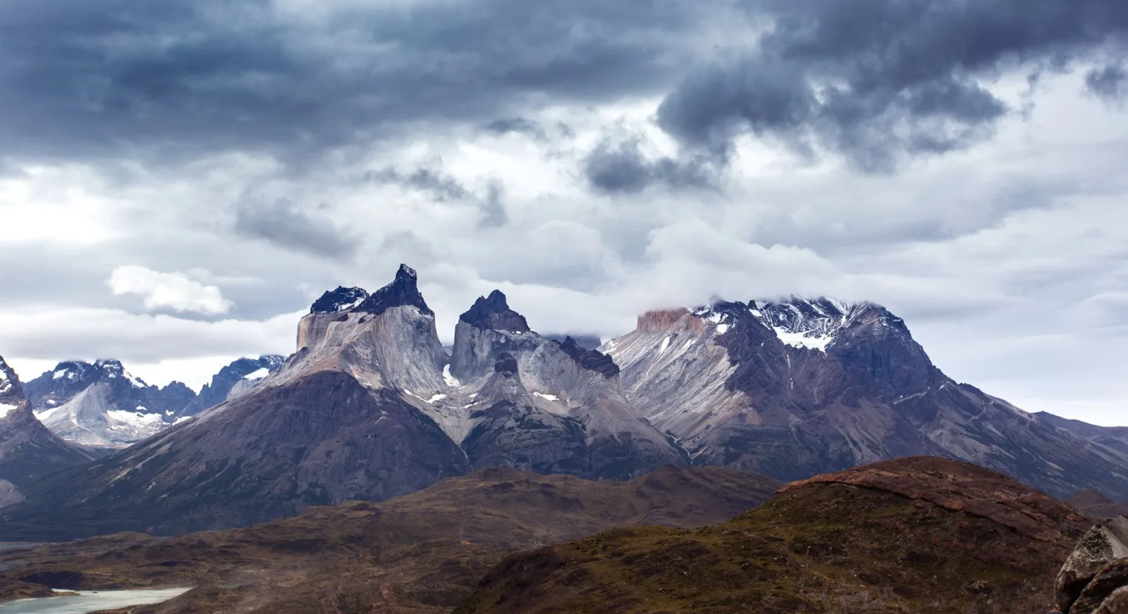 Picos nevados das Torres del Paine na Patagônia chilena